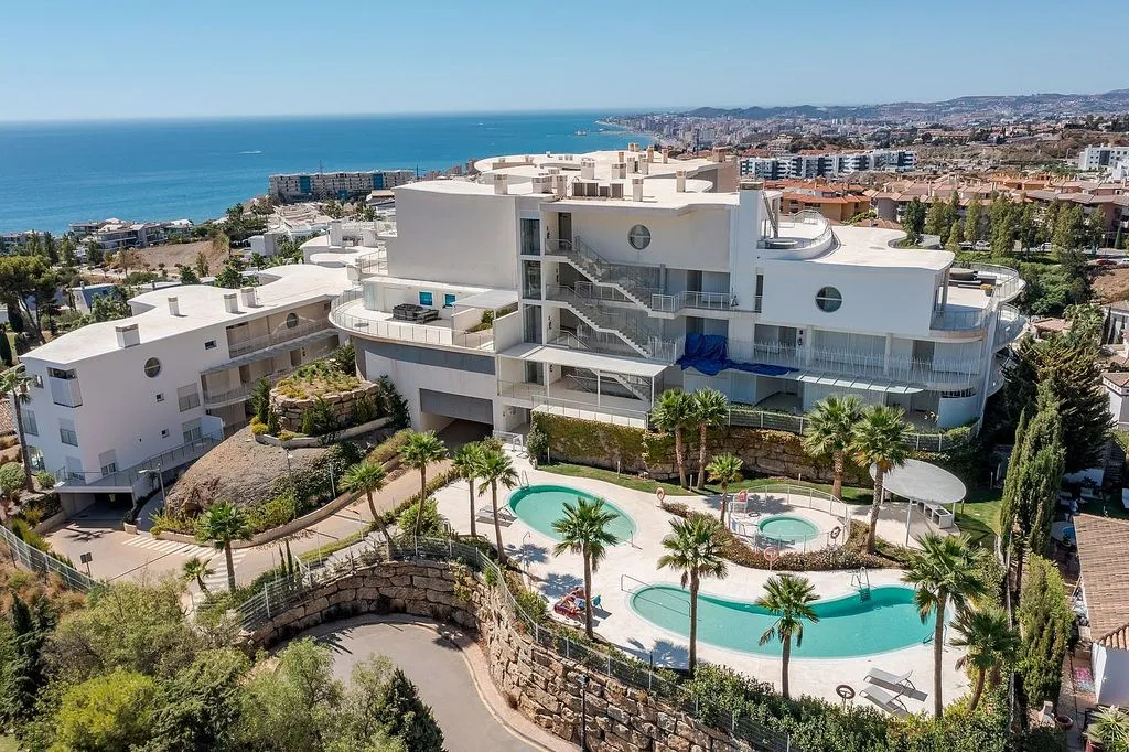 Õhuvaade - Apartment with Pool and Terrace in Higueron Resort