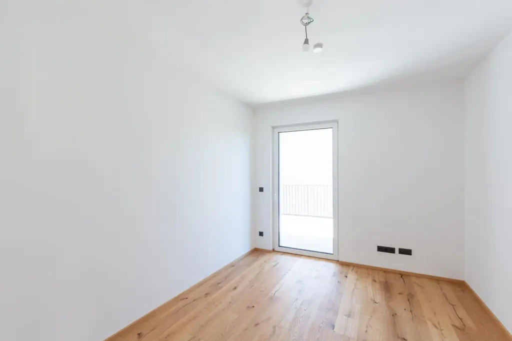 Stanze - New Build Flat with Large Balcony in Graz