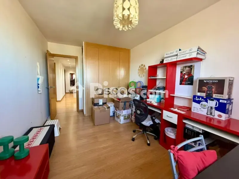 Bureau - Apartment with Solar Heating in Aguas Vivas