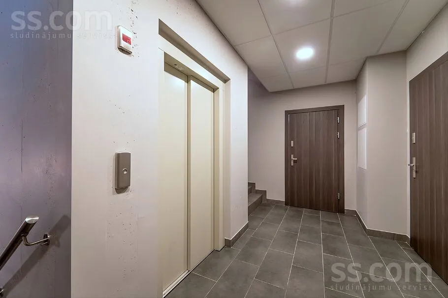 Entrée - Bright One-Bedroom Apartment in Riga Centre