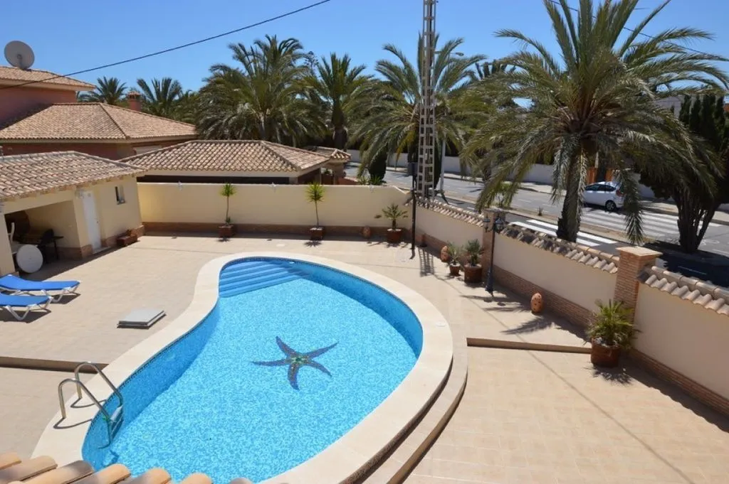 Bassein - Luxury Villa with Pool in Cabo Roig, Valencia