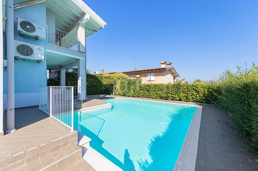 Piscine - Modern Villa with Lake View in Polpenazze