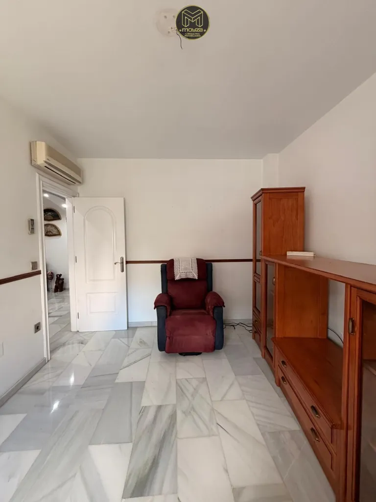 Elutuba - Luxury Villa with Private Garage on Gran Bulevar