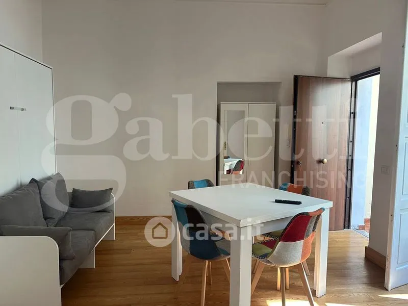 Salle à manger - Fully Furnished Flat with Balcony in Avellino