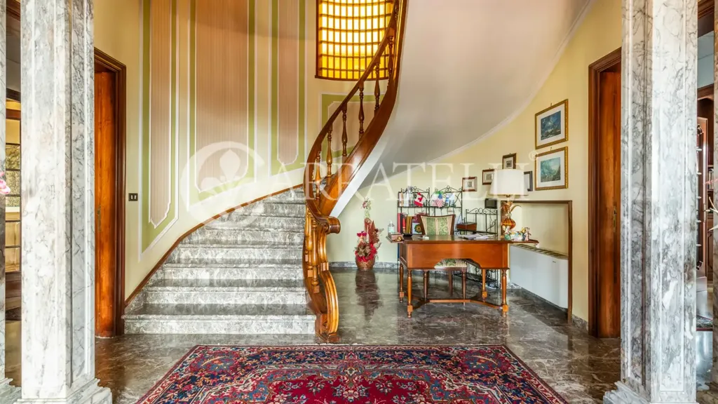 hallway_entrance