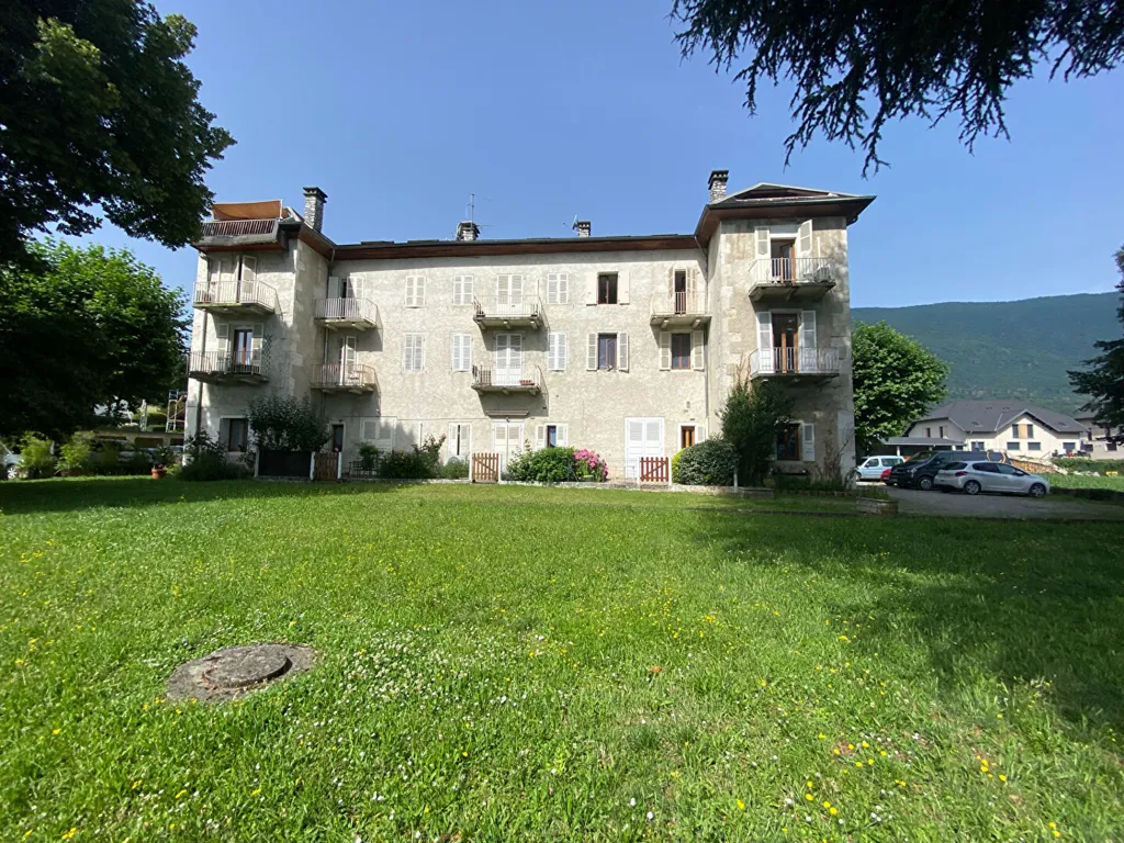 Välivaade - Studio with Balcony in Château du Tremblay