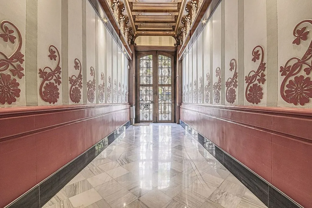 hallway_entrance