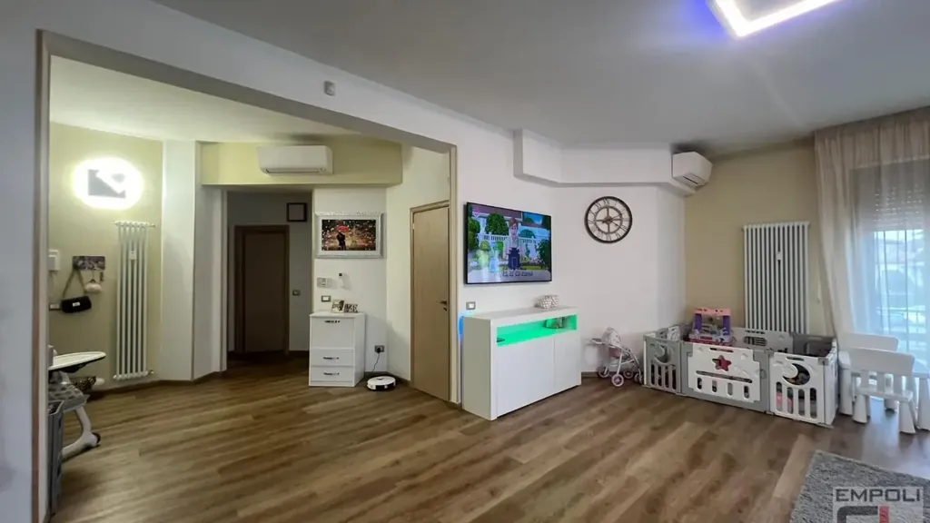 Elutuba - Rearranged Apartment with Balcony in Empoli