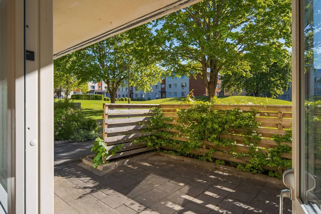 Rõdu - Bright Apartment with Terrace in Skövde