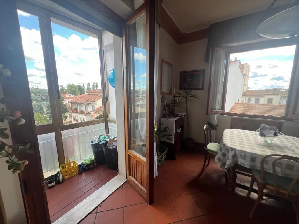 Söögituba - Quadrilocale with Terrace in Empoli