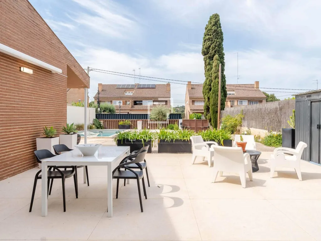 Terrass - Renovated House with Pool in Burjassot