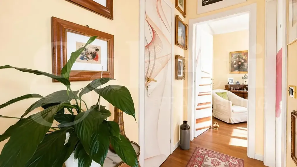 Hallway - Ristrutturato Bilocale with Balcony in Milan