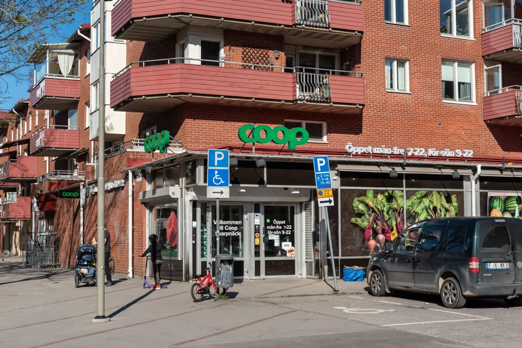 Välivaade - Apartment with West-Facing Balcony in Skarpnäck
