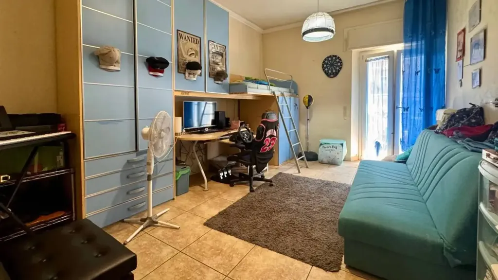 Chambres - Rearranged Apartment with Balcony in Ancona