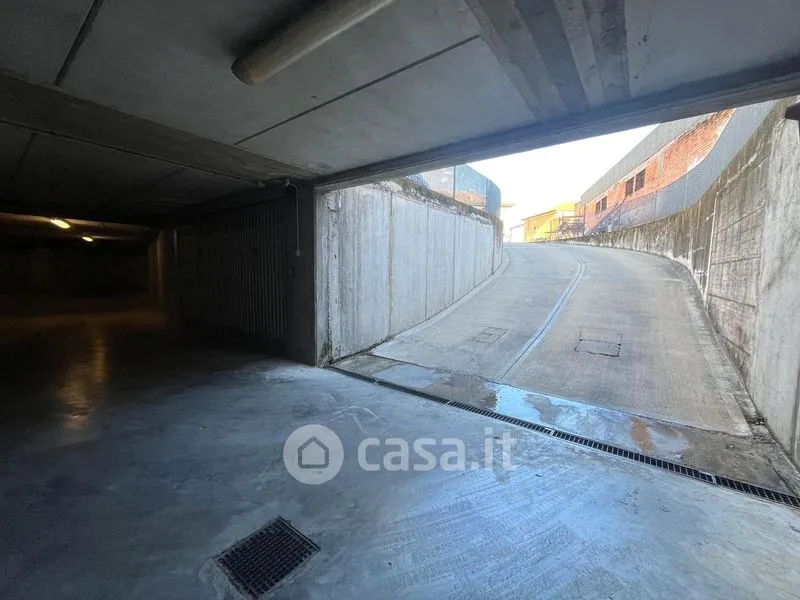 Garage - Trilocale with Balcony in Central Legnago