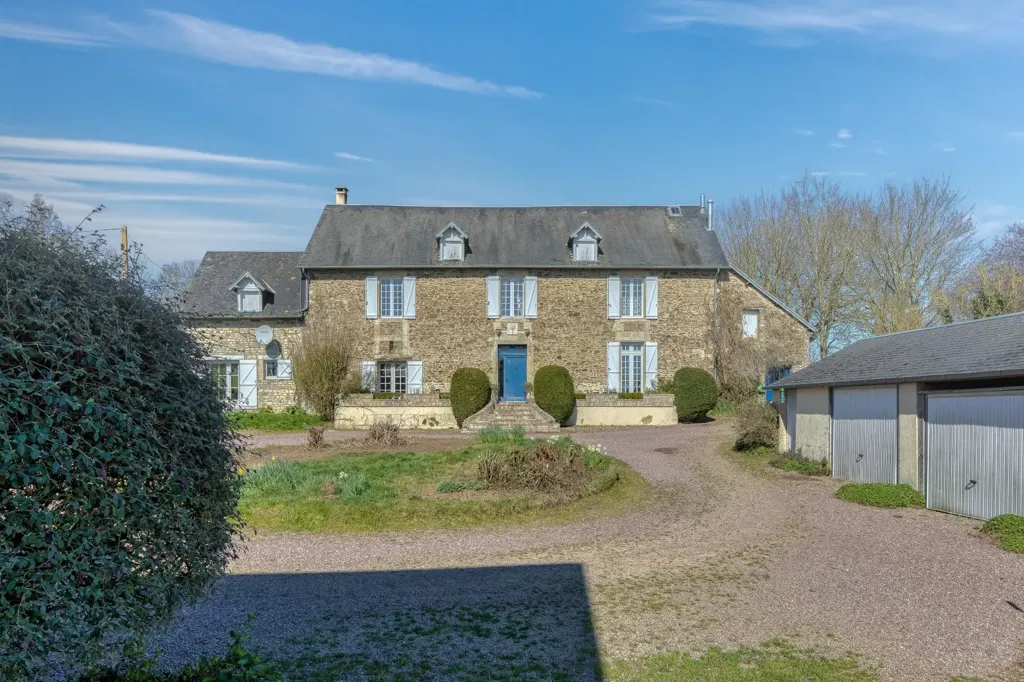 Õhuvaade - Stone House with Pool in Normandy Countryside