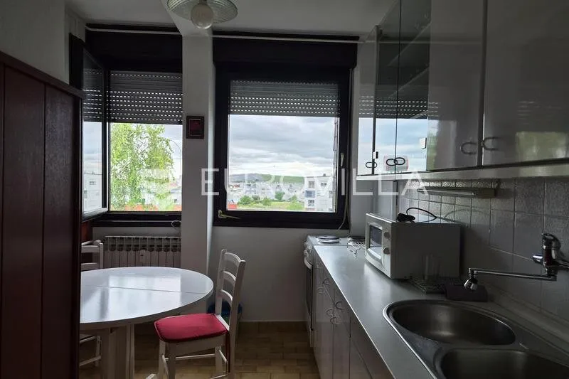 Köök - Two-Bedroom Apartment with Lift in Dugave, Zagreb