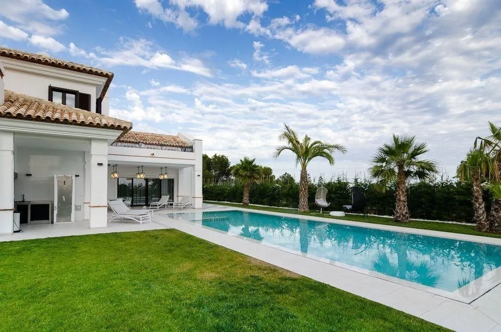 Bassein - Luxury Villa with Pool in Finestrat