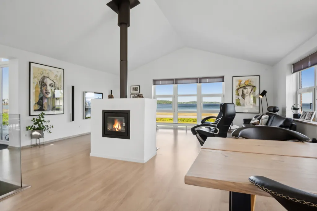 Séjour - Architectural House with Water View in Aabenraa