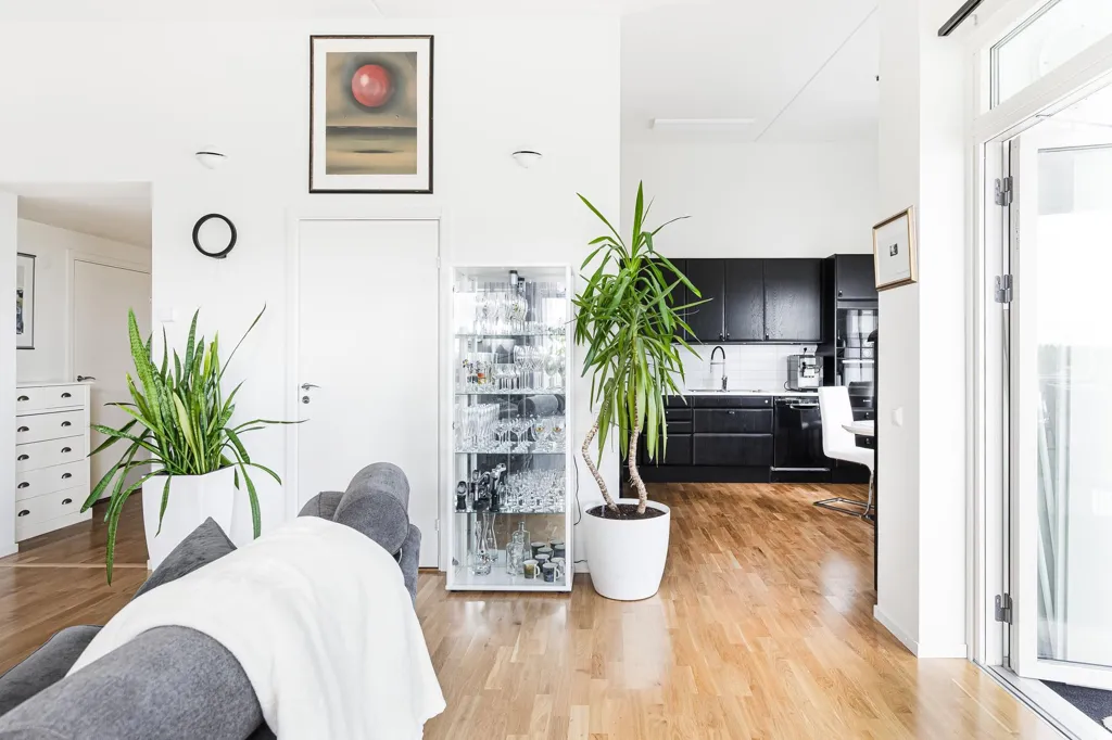 Elutuba - Modern Flat with Two Balconies in Södra Strandvägen