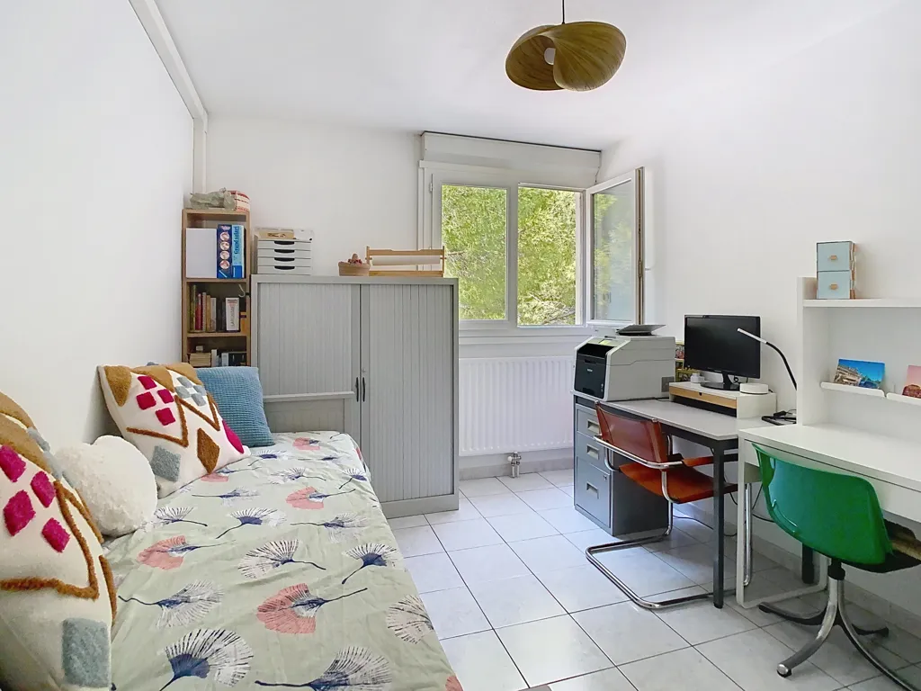 Magamistoad - Apartment with Balcony near Montpellier Pool