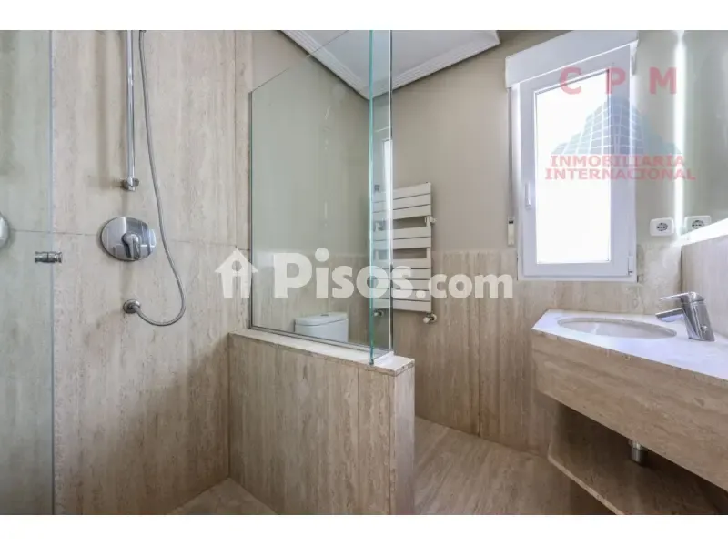 Bathrooms - Sunny Loft with Terraces in Castellana
