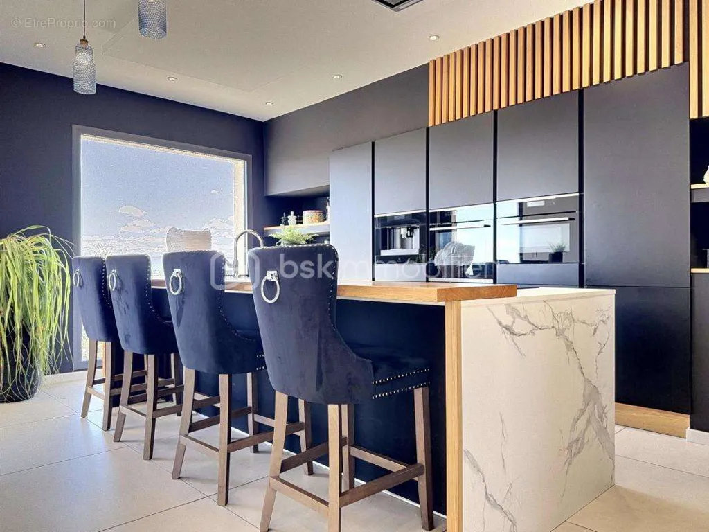 Kitchen - Villa with Panoramic View on Vedène Heights