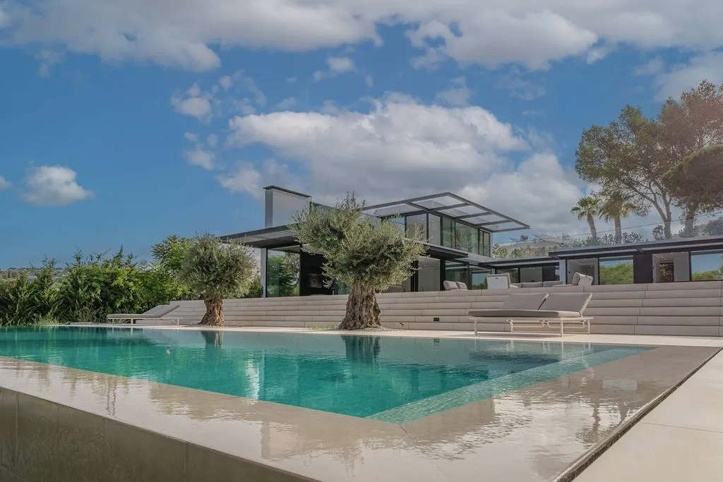 Bassein - Architectural Villa with Infinity Pool in Santa Eulària