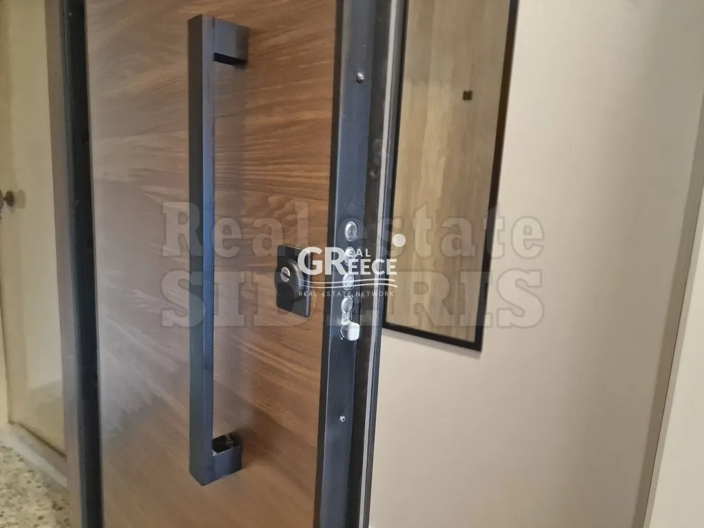 Esik - Compact Apartment with Sea View in Loutraki