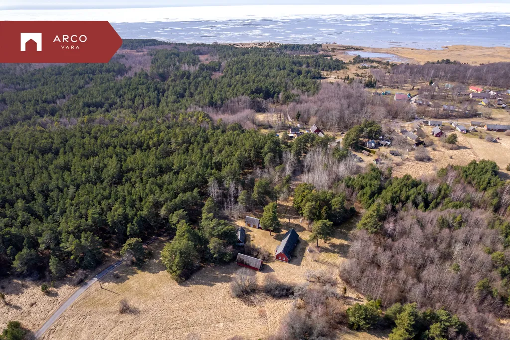 Õhuvaade - Farmstead with Coastal Land in Linaküla