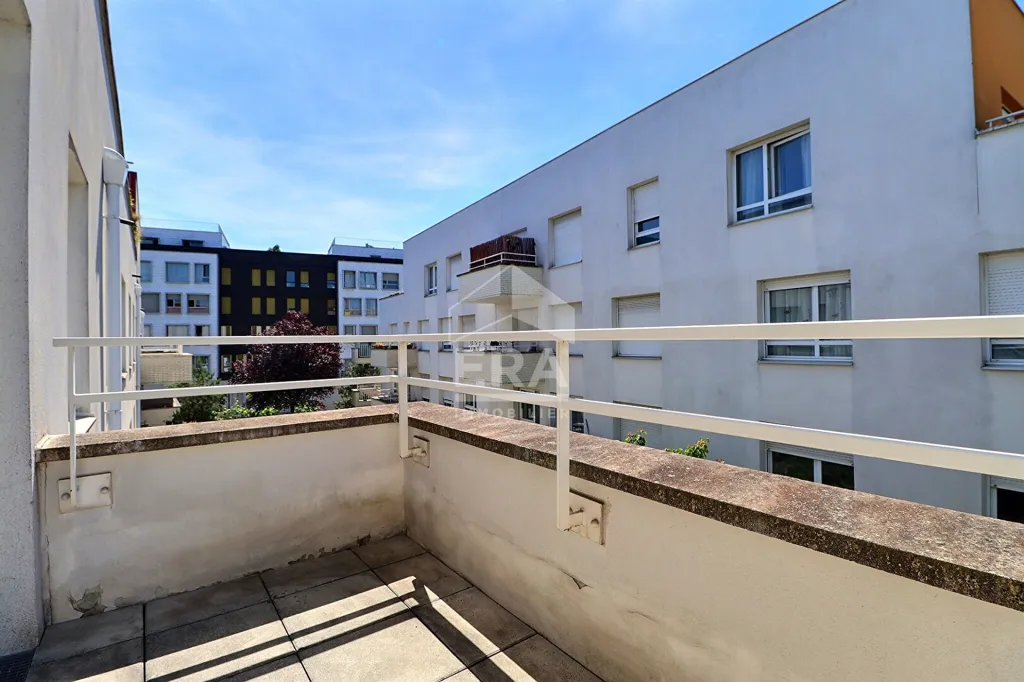 Balcon - Appartement 2 Pièces avec Balcon à La Courneuve