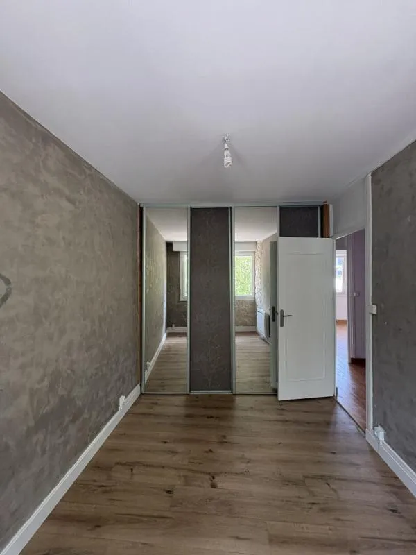 Pièces - Appartement avec Garage et Cave près du Centre-ville d'Arras