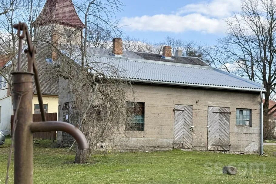Välivaade - Farmhouse with Land in Durbe Centre