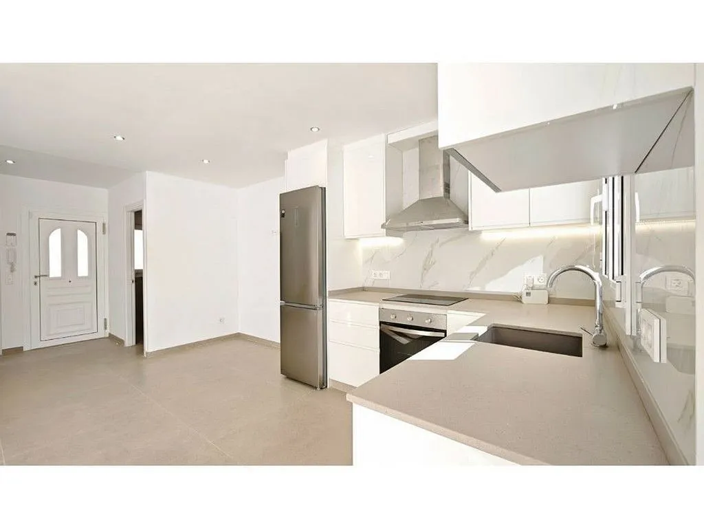 Kitchen - Modernised Chalet with Pool in Empuriabrava