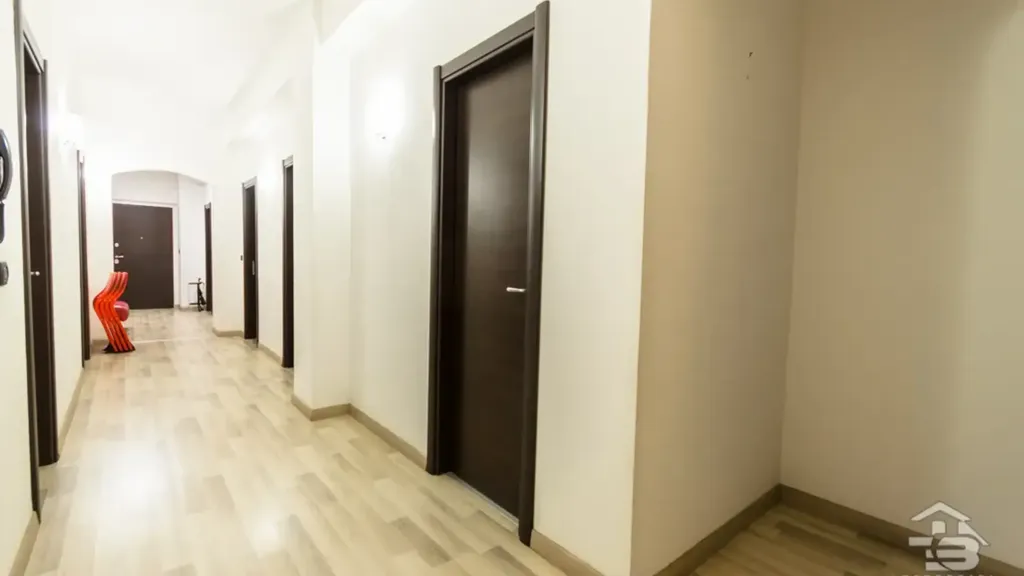 Entrée - 7-Room Apartment with Triple Exposure in Manfredonia