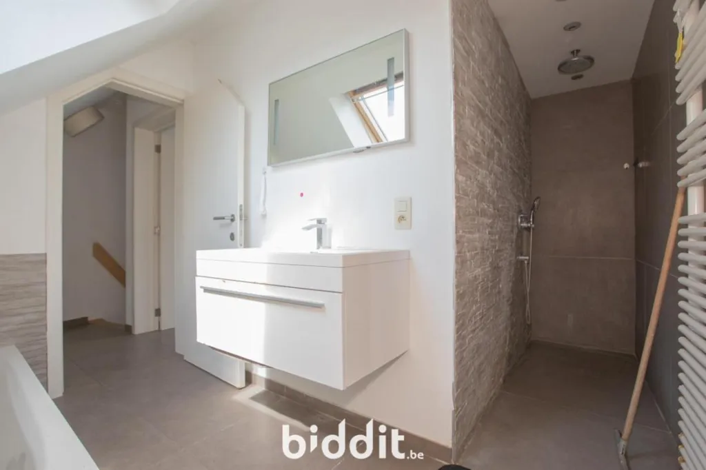 Vannitoad - Duplex Apartment with Terrace in Nevele