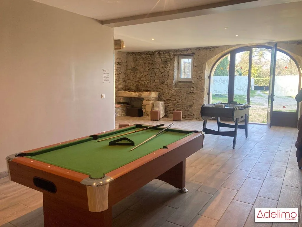 Toad - Historic Mas with Pool near Nîmes