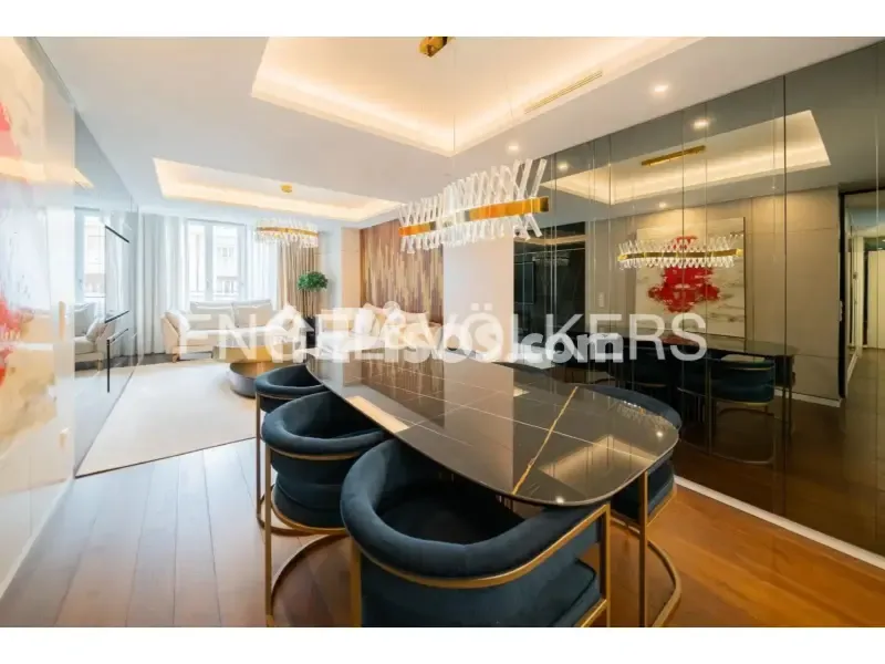 Sala da pranzo - Luxury Apartment with Rooftop Pool in Gran Vía