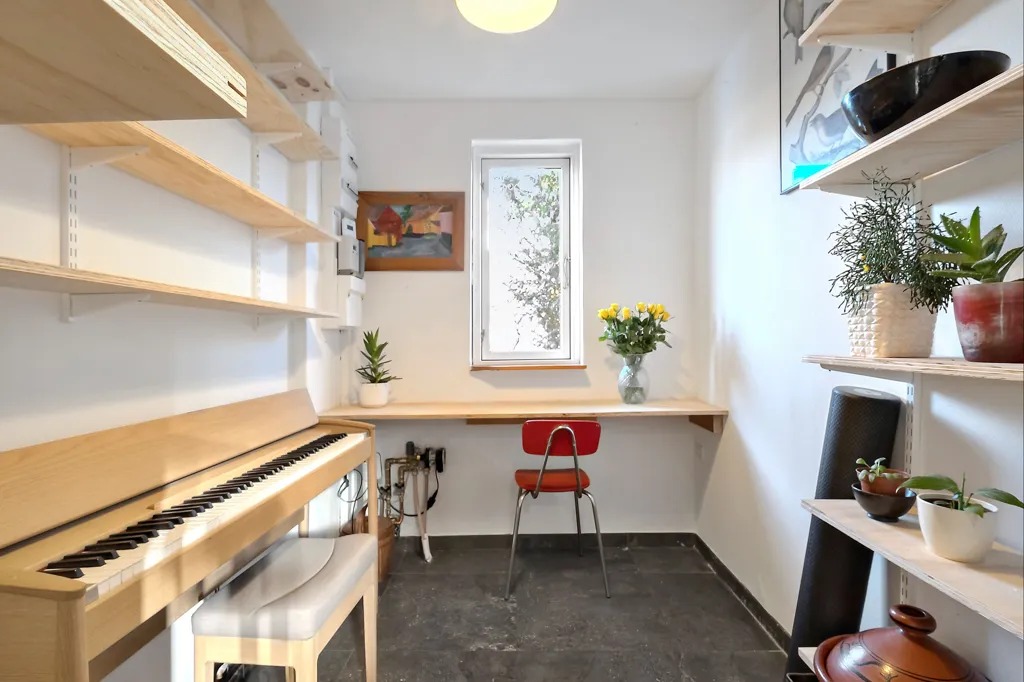 Office - 1960s Villa with Garden in Copenhagen S