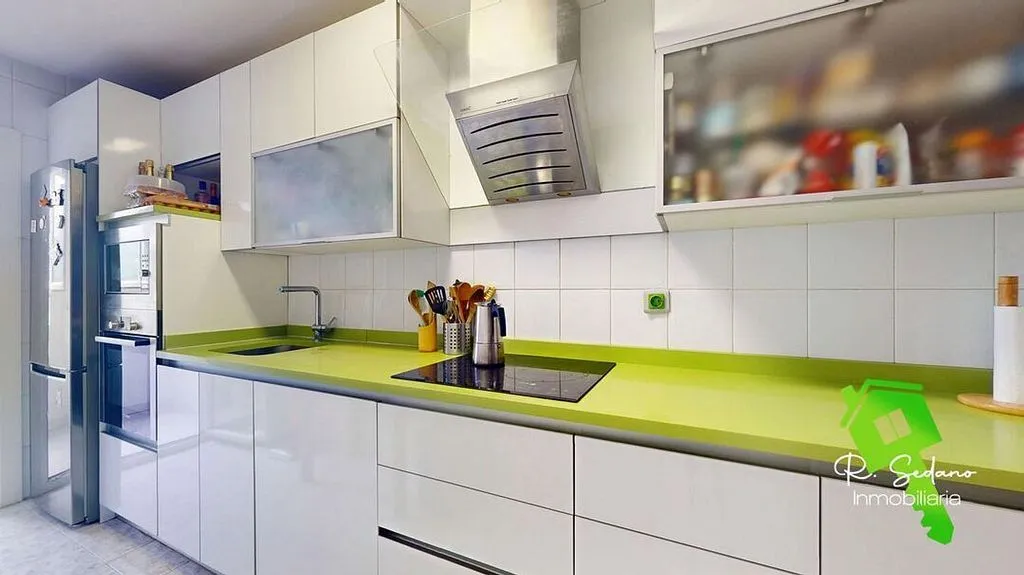 Köök - Apartment with Garden and Garage in San Vicente