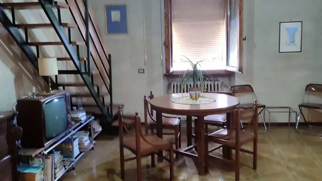 Dining Room - Three-Bedroom Apartment with High Ceilings in Florence