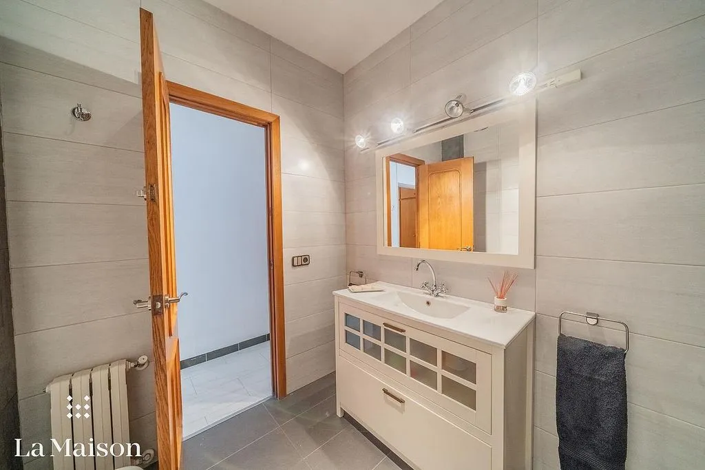 Bathrooms - Luxury House with Pool in Arenys de Munt