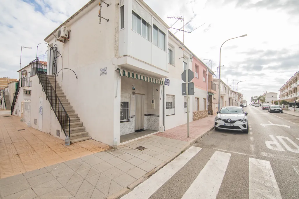 Exterior - Renovated Bungalow with Beach Access in Tamarit