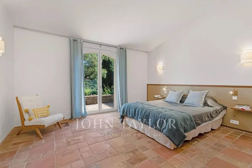 Chambres - Maison de Luxe avec Vue Mer à Ramatuelle