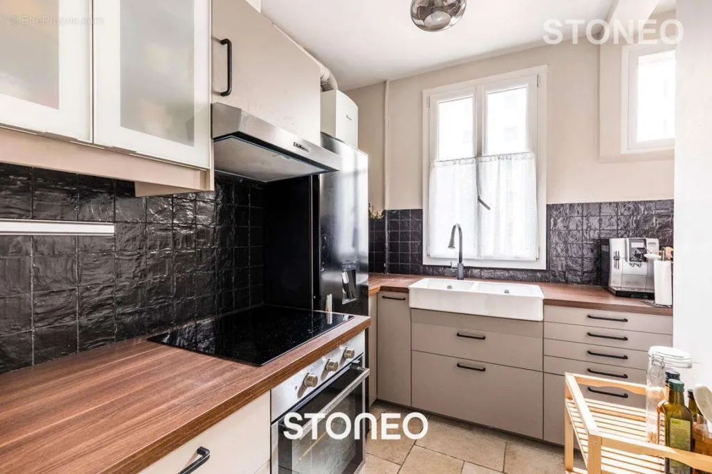 Kitchen - Traversant 3-Piece Flat in Issy-les-Moulineaux