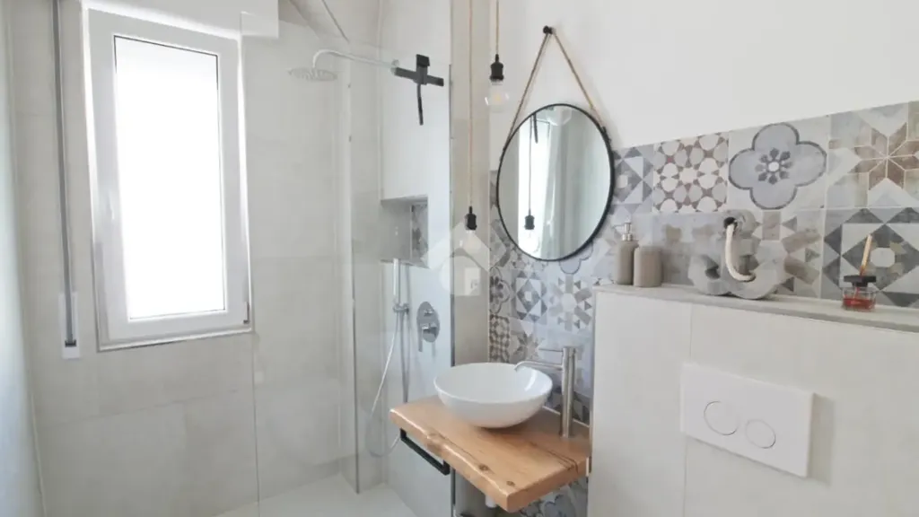 Salles de bain - Modernised Apartment with Balcony in Campomarino