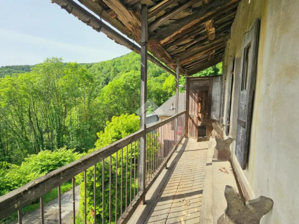 Balcone - Rustic Property with Garden in Prarostino
