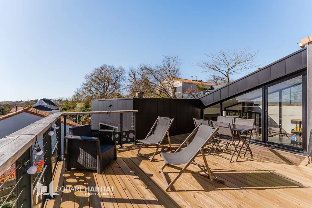 Terrasse - Maison Familiale avec Terrasse à La Chabossière