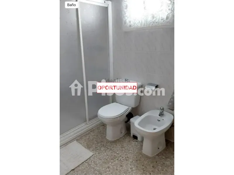 Bathrooms - Ample Apartment with Corner Location in Ciudad Real
