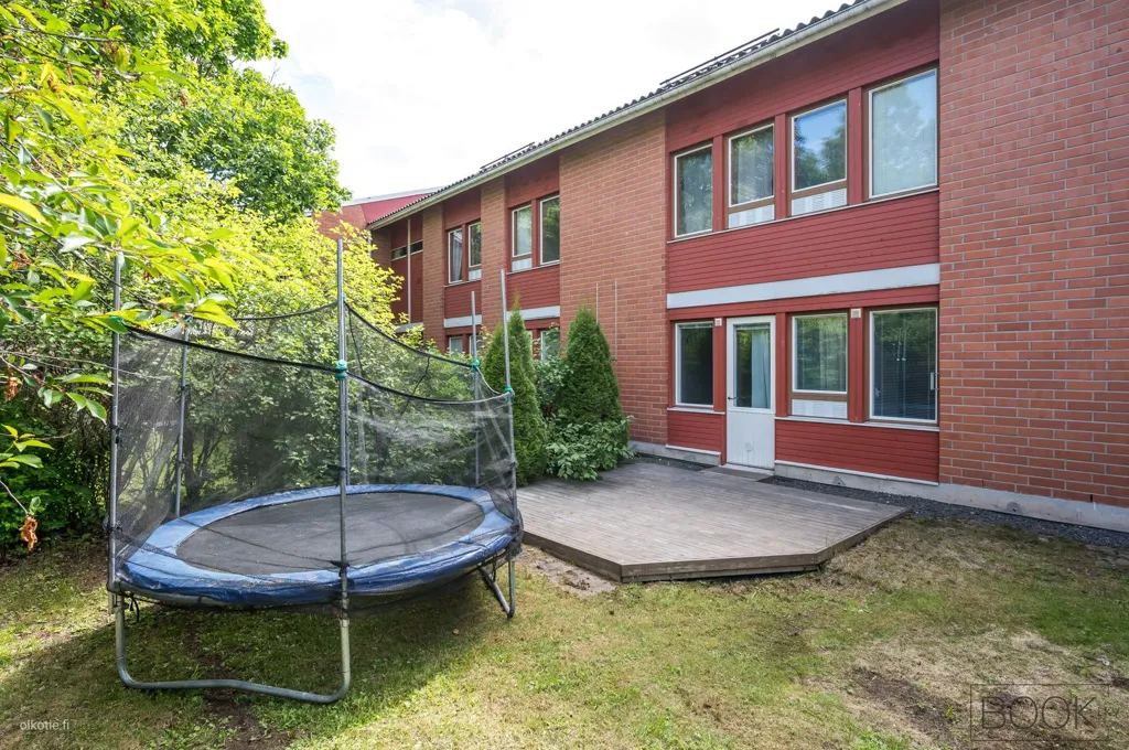 Jardin - Spacious Apartment with Garden in Mäntylä, Oulu